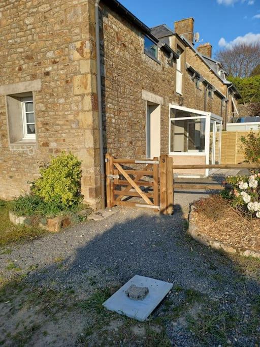 Maison Face Au Mont Avec Exterieur Avranches Exterior foto
